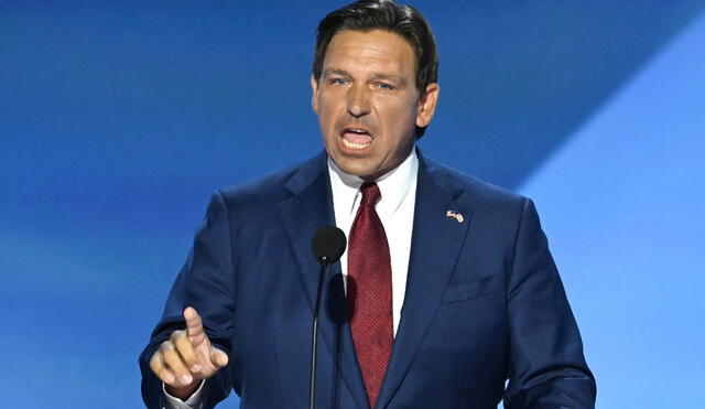 El gobernador de Florida, Ron DeSantis, ha implementado la normativa SB 1718, que invalida las licencias de conducir de cinco estados. Foto: AFP El gobernador de Florida, Ron DeSantis, ha implementado la normativa SB 1718, que invalida las licencias de conducir de cinco estados. Foto: AFP