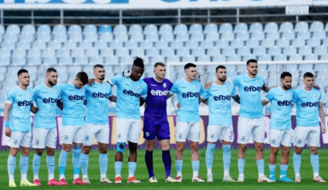 Un jugador fue homenajeado con un minuto de silencio en la liga bulgaria, pero no estaba muerto. Foto: X Un jugador fue homenajeado con un minuto de silencio en la liga bulgaria, pero no estaba muerto. Foto: X