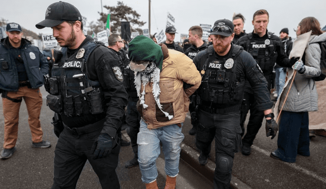 Los titulares de Green Card pueden ser deportados si cometen ciertos delitos. Foto: EL Comercio Perú Los titulares de Green Card pueden ser deportados si cometen ciertos delitos. Foto: EL Comercio Perú