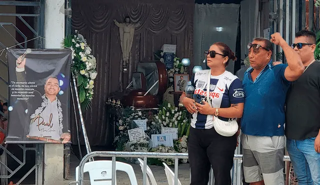 Vocalista de Armonía 10 es despedido en su natal Piura. Créditos: Almendra Ruesta / La República. Vocalista de Armonía 10 es despedido en su natal Piura. Créditos: Almendra Ruesta / La República.