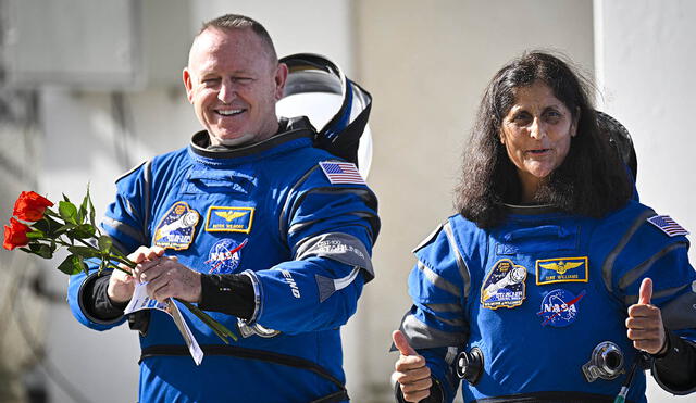 Dos astronautas de la NASA quedaron varados en el espacio por nueve meses, pero su sueldo no aumentará. La agencia espacial estadounidense confirmó que su paga sigue la escala federal. Foto: AFP Dos astronautas de la NASA quedaron varados en el espacio por nueve meses, pero su sueldo no aumentará. La agencia espacial estadounidense confirmó que su paga sigue la escala federal. Foto: AFP