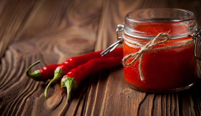 La FDA anunció el retiro de más de 50,000 unidades de salsa picante Hot Ones por posible presencia de fragmentos plásticos. Foto: Freepik La FDA anunció el retiro de más de 50,000 unidades de salsa picante Hot Ones por posible presencia de fragmentos plásticos. Foto: Freepik