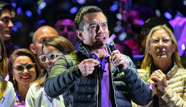 Noboa expresó que las etiquetas de "izquierda" y "derecha" ya no reflejan las complejidades de las ideologías políticas contemporáneas. Foto: AFP Noboa expresó que las etiquetas de "izquierda" y "derecha" ya no reflejan las complejidades de las ideologías políticas contemporáneas. Foto: AFP