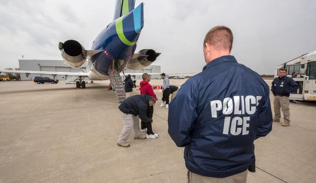 Las políticas de deportación permiten que incluso aquellos con una Green Card enfrenten expulsiones. Foto: ICE Las políticas de deportación permiten que incluso aquellos con una Green Card enfrenten expulsiones. Foto: ICE