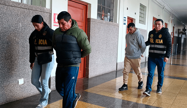 Imputados maniataron a una trabajadora e iniciaron una balacera. Créditos: Luis Álvarez / La República. Imputados maniataron a una trabajadora e iniciaron una balacera. Créditos: Luis Álvarez / La República.