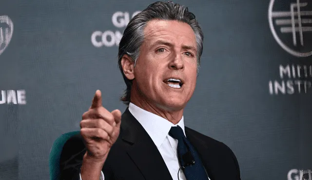 Gavin Newsom critica la estrategia del Partido Demócrata, señalando la falta de conexión emocional con los votantes jóvenes y aboga por una reconstrucción desde las bases para 2028. Foto: AFP Gavin Newsom critica la estrategia del Partido Demócrata, señalando la falta de conexión emocional con los votantes jóvenes y aboga por una reconstrucción desde las bases para 2028. Foto: AFP