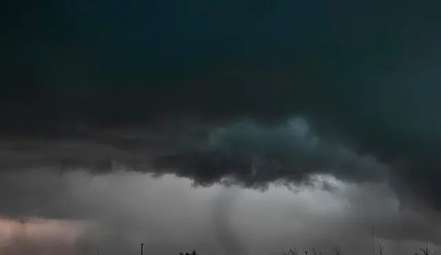 En Texas, especialmente en el oeste del estado, las microrráfagas secas son comunes debido al aire árido bajo las nubes. Foto: BrandonIveyWX/X En Texas, especialmente en el oeste del estado, las microrráfagas secas son comunes debido al aire árido bajo las nubes. Foto: BrandonIveyWX/X