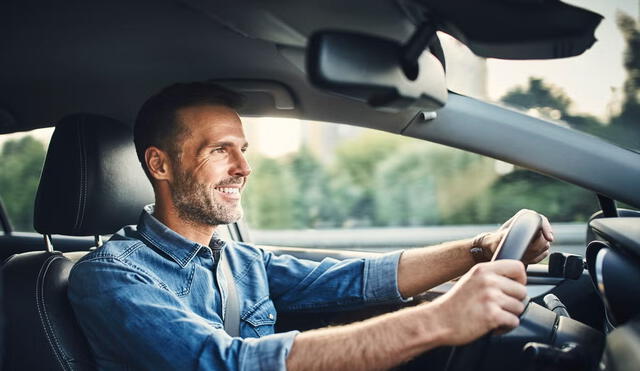 La licencia de conducir en Florida es clave para operar vehículos y actuar como identificación. Mantenerla vigente evita multas y complicaciones legales. Foto: Freepik La licencia de conducir en Florida es clave para operar vehículos y actuar como identificación. Mantenerla vigente evita multas y complicaciones legales. Foto: Freepik