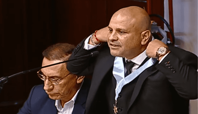 Alejandro Salas renunció a la defensa de Martín Vizcarra en el Congreso al denunciar la escasa presencia de legisladores. | Composición LR. Alejandro Salas renunció a la defensa de Martín Vizcarra en el Congreso al denunciar la escasa presencia de legisladores. | Composición LR.