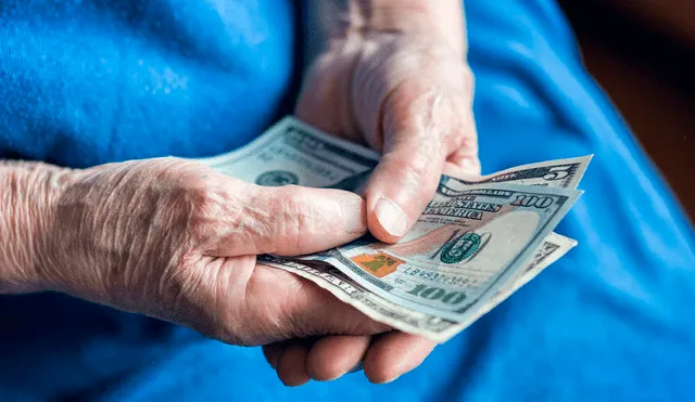 El dinero de varios jubilados de Nueva York fue robado por el funcionario Gregory Mathieu. El dinero de varios jubilados de Nueva York fue robado por el funcionario Gregory Mathieu.