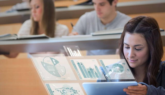 La Inteligencia Artificial entró con fuerza en algunas universidades y carreras profesionales. Foto: CNN La Inteligencia Artificial entró con fuerza en algunas universidades y carreras profesionales. Foto: CNN