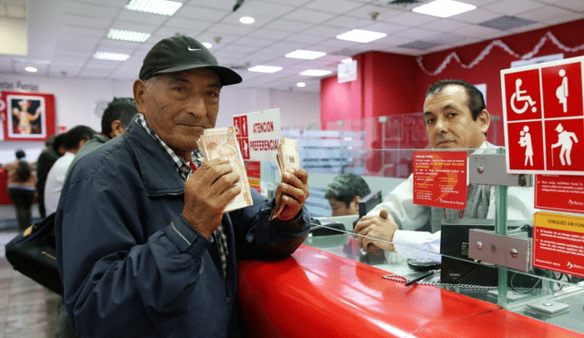 Los pensionistas de la ONP pueden cobrar sus pensiones en las sedes del Banco de la Nación. Foto: composición LR/Andina Los pensionistas de la ONP pueden cobrar sus pensiones en las sedes del Banco de la Nación. Foto: composición LR/Andina
