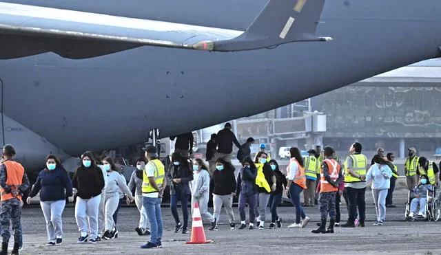 Residentes permanentes (inmigrantes con Green Card) arrestados por delitos pueden ser deportados sin importar su tiempo en EE.UU. Residentes permanentes (inmigrantes con Green Card) arrestados por delitos pueden ser deportados sin importar su tiempo en EE.UU.