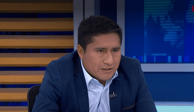 Alcalde de Pataz denuncia que le quitaron el teléfono al ingresar a Palacio de Gobierno. Foto: Captura Alcalde de Pataz denuncia que le quitaron el teléfono al ingresar a Palacio de Gobierno. Foto: Captura