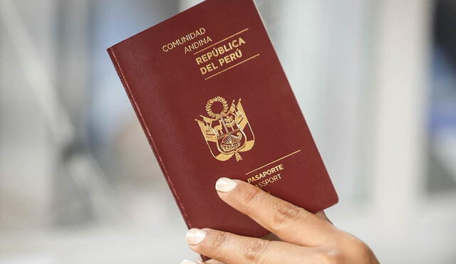 Migraciones realizará 100.000 citas mensuales en sus oficinas para que las personas puedan tramitar sus pasaportes antes de viajar. Foto: composición LR/Andina