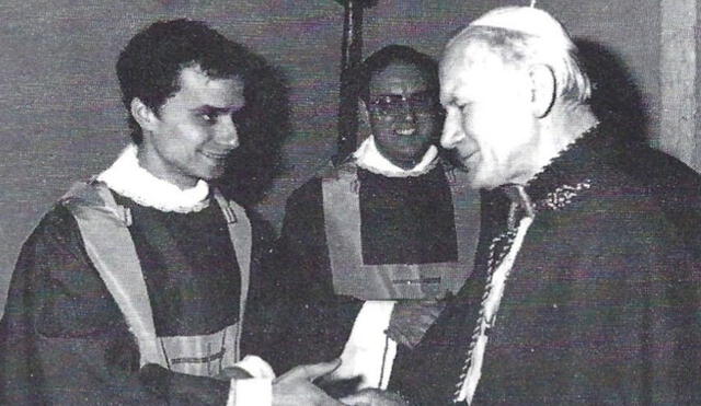 Nacido en 1955 en el South Side de Chicago y nacionalizado peruano en 2015, Prevost tiene ascendencia franco italiana, además de española. Nacido en 1955 en el South Side de Chicago y nacionalizado peruano en 2015, Prevost tiene ascendencia franco italiana, además de española.