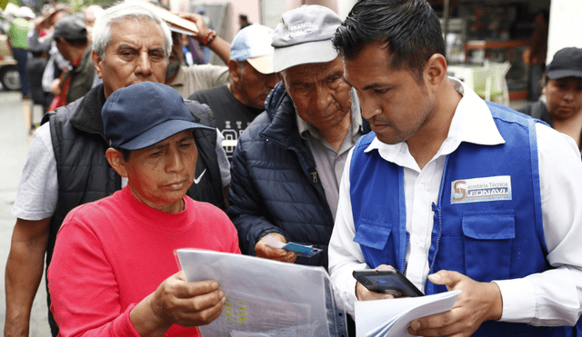 Los beneficiarios de Reintegro 3 pueden cobrar la devolución de aportes en el Banco de la Nación. Foto: Andina Los beneficiarios de Reintegro 3 pueden cobrar la devolución de aportes en el Banco de la Nación. Foto: Andina