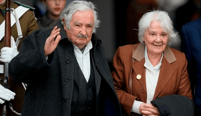 Esposa de Mujica confirma que expresidente atraviesa la fase "terminal" del cáncer de esófago. Foto: La Jornada. Esposa de Mujica confirma que expresidente atraviesa la fase "terminal" del cáncer de esófago. Foto: La Jornada.