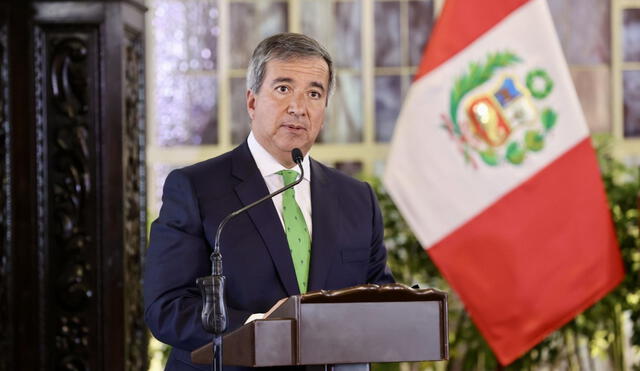 Raúl Pérez-Reyes indicó que el gobierno considera necesario hacer cambios relacionados con el anuncio sobre eliminación de programa. Foto: Andina Raúl Pérez-Reyes indicó que el gobierno considera necesario hacer cambios relacionados con el anuncio sobre eliminación de programa. Foto: Andina