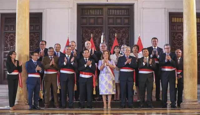 Sin rumbo. Dina Boluarte solo cambió de premier y de ministro de Justicia. Sin rumbo. Dina Boluarte solo cambió de premier y de ministro de Justicia.