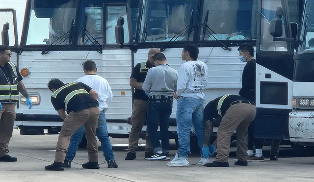 Jacksonville dicta una ordenanza municipal que castiga penalmente a inmigrantes ilegales. Jacksonville dicta una ordenanza municipal que castiga penalmente a inmigrantes ilegales.