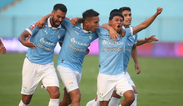 Maxloren Castro festeja su tanto con Romero, Távara y Ávila Maxloren Castro festeja su tanto con Romero, Távara y Ávila