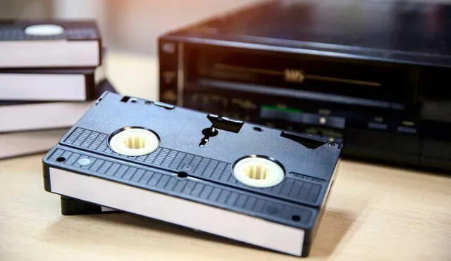 Las cintas VHS eran muy populares hace varias décadas. Las cintas VHS eran muy populares hace varias décadas.
