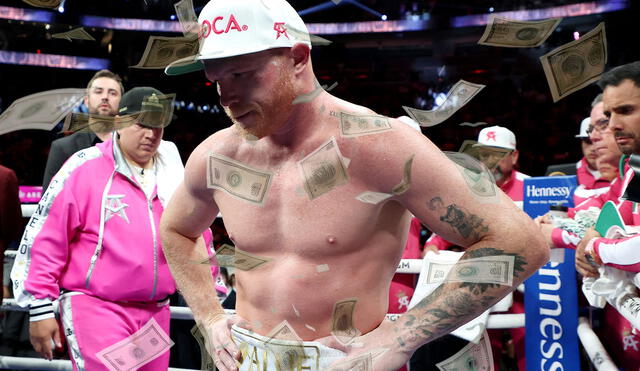 Canelo Álvarez llegó al top 10 de deportistas mejor pagados en 3 ocasiones. Canelo Álvarez llegó al top 10 de deportistas mejor pagados en 3 ocasiones.