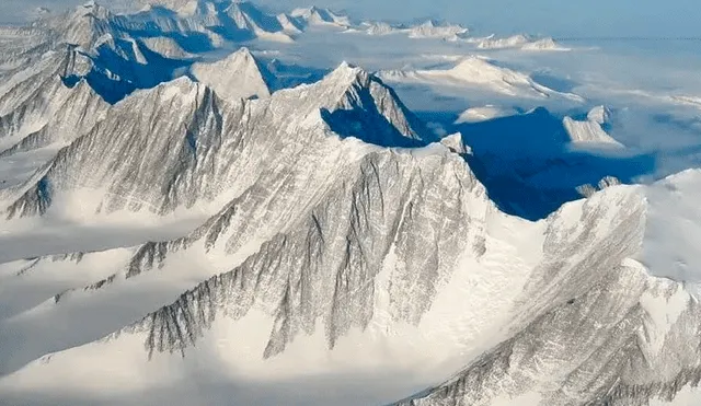 Las montañas subglaciales de Gamburtsev están ocultas por el hielo profundo de la Antártida. Foto: Advisor Travel Las montañas subglaciales de Gamburtsev están ocultas por el hielo profundo de la Antártida. Foto: Advisor Travel