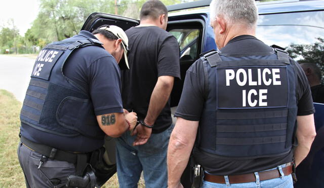 ICE realiza redadas silenciosas que han sorprendido a miles de inmigrantes, generando desconfianza y miedo en la comunidad latina. ICE realiza redadas silenciosas que han sorprendido a miles de inmigrantes, generando desconfianza y miedo en la comunidad latina.