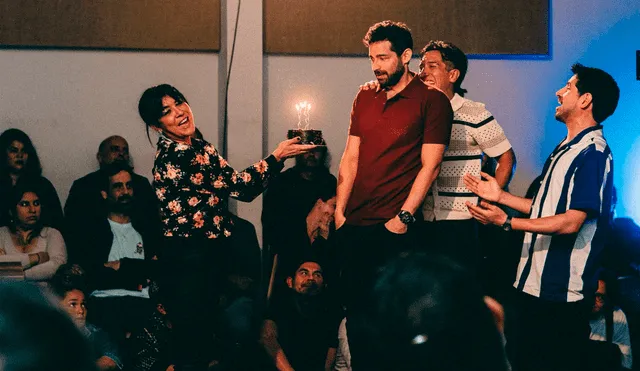 Con un enfoque inmersivo que combina teatro, música y luces, la obra invita a los espectadores a reflexionar sobre la intimidad y la soledad. Foto: difusión Con un enfoque inmersivo que combina teatro, música y luces, la obra invita a los espectadores a reflexionar sobre la intimidad y la soledad. Foto: difusión