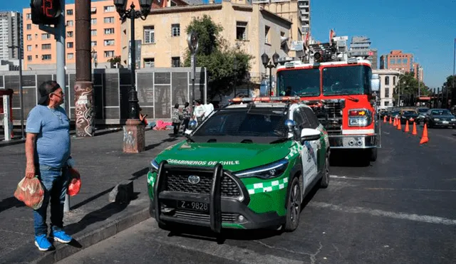 Cuerpo de Bomberos acudió a diversas zonas de Santiago tras los llamados por el olor a gas. Foto: CNN. Cuerpo de Bomberos acudió a diversas zonas de Santiago tras los llamados por el olor a gas. Foto: CNN.