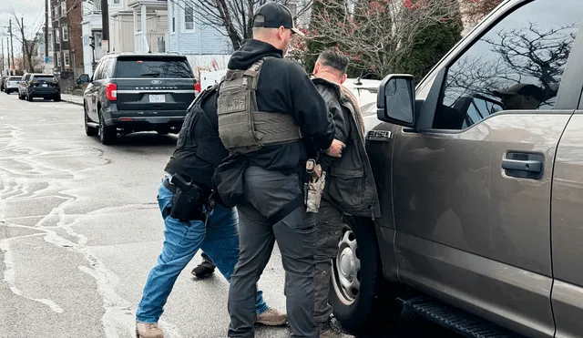 DHS anunció que ICE arrestó inmigrantes en un operativo en Massachusetts. DHS anunció que ICE arrestó inmigrantes en un operativo en Massachusetts.