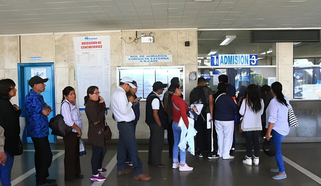 Aumentar el gasto en salud es crucial para mejorar la infraestructura sanitaria, contratar y capacitar personal médico, según la CCL. Aumentar el gasto en salud es crucial para mejorar la infraestructura sanitaria, contratar y capacitar personal médico, según la CCL.