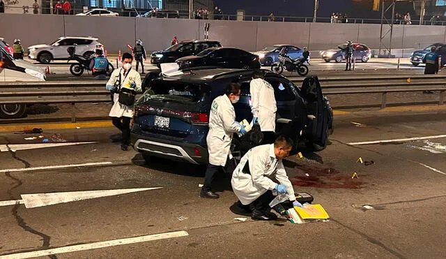 Balacera en Vía Expresa dejó dos criminales fallecidos. Foto: La República Balacera en Vía Expresa dejó dos criminales fallecidos. Foto: La República