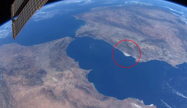 La NASA informó que los invernaderos de Almería generan entre 2,5 y 3,5 millones de toneladas anuales de frutas y hortalizas. Foto: NASA La NASA informó que los invernaderos de Almería generan entre 2,5 y 3,5 millones de toneladas anuales de frutas y hortalizas. Foto: NASA
