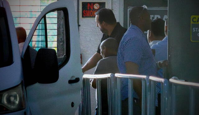 Agentes de ICE detuvieron a 4 hombres en el tribunal de inmigración de Miami, Florida, tras sus audiencias.