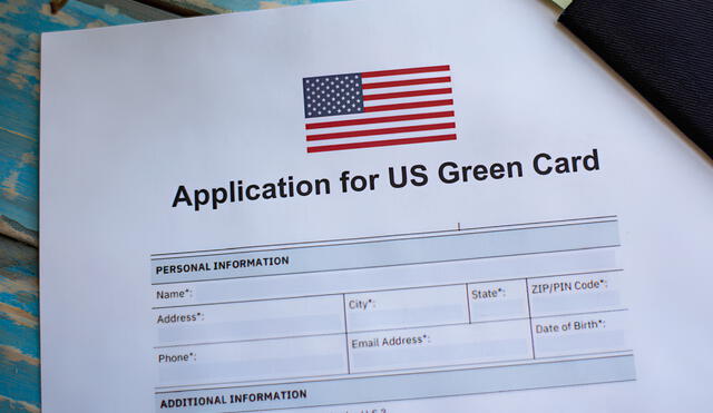 La Green Card permite vivir y trabajar legalmente en EE.UU. y se puede solicitar desde el exterior. La Green Card permite vivir y trabajar legalmente en EE.UU. y se puede solicitar desde el exterior.