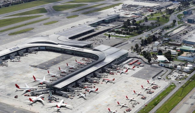 El Aeropuerto El Dorado de Bogotá, Colombia, se convierte en el primer aeropuerto a nivel mundial. Foto: Wikipedia El Aeropuerto El Dorado de Bogotá, Colombia, se convierte en el primer aeropuerto a nivel mundial. Foto: Wikipedia
