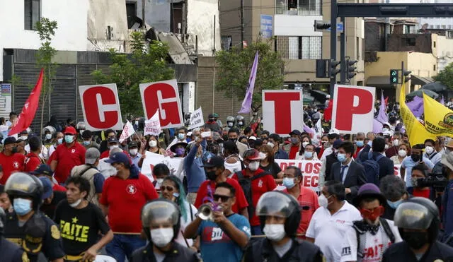 La Ley Chlimper implicará un costo fiscal al Estado de S/1.850 millones anuales. CGTP se pronunció en contra de este proyecto fujimorista. Foto: Andina La Ley Chlimper implicará un costo fiscal al Estado de S/1.850 millones anuales. CGTP se pronunció en contra de este proyecto fujimorista. Foto: Andina