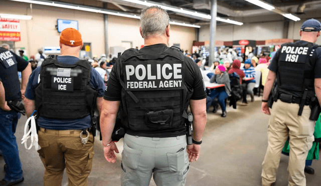 ICE arrestó más de 2.000 mil inmigrantes en Estados Unidos en un solo día. ICE arrestó más de 2.000 mil inmigrantes en Estados Unidos en un solo día.