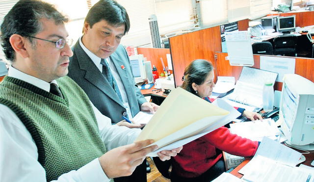 El dictamen de la Comisión de Presupuesto propone otorgar el pago de CTS y gratificación a los trabajadores CAS. Foto: Andina El dictamen de la Comisión de Presupuesto propone otorgar el pago de CTS y gratificación a los trabajadores CAS. Foto: Andina