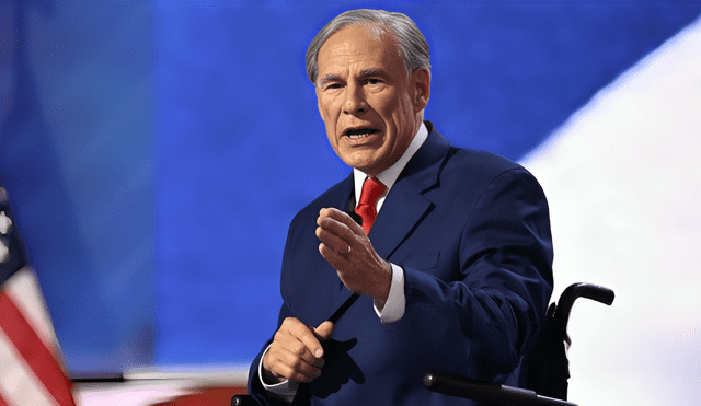 Greg Abbott intensifica seguridad en Texas con barreras contra inmigrantes ilegales. Greg Abbott intensifica seguridad en Texas con barreras contra inmigrantes ilegales.