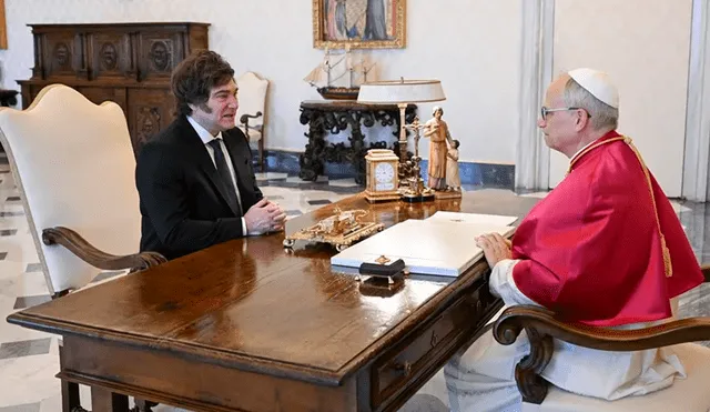 El presidente de Argentina mantuvo este sábado por la mañana su primera audiencia oficial con el Papa León XIV, en un encuentro que se extendió por 45 minutos. Foto: Vatican media El presidente de Argentina mantuvo este sábado por la mañana su primera audiencia oficial con el Papa León XIV, en un encuentro que se extendió por 45 minutos. Foto: Vatican media