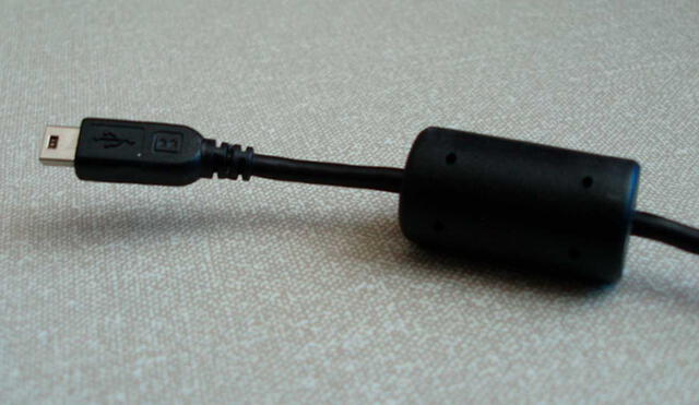 Así luce el filtro de ferrita en los cables de carga. Así luce el filtro de ferrita en los cables de carga.