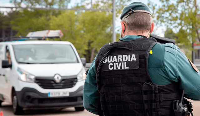 La Guardia Civil de España advierte que los pasajeros también deben respetar las normas de circulación, ya que pueden ser multados por diversas infracciones. Foto: Guardia Civil La Guardia Civil de España advierte que los pasajeros también deben respetar las normas de circulación, ya que pueden ser multados por diversas infracciones. Foto: Guardia Civil