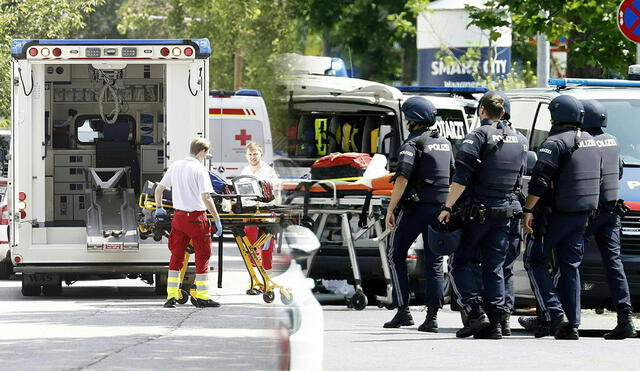 Un exalumno armado con una escopeta y una pistola abrió fuego dentro del instituto BORG, en Graz, Austria. Foto: composición LR/AFP Un exalumno armado con una escopeta y una pistola abrió fuego dentro del instituto BORG, en Graz, Austria. Foto: composición LR/AFP