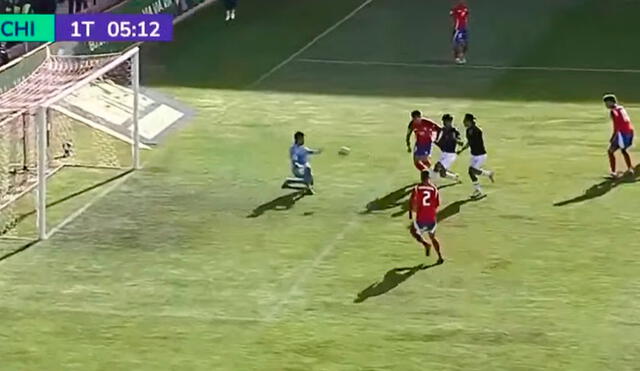 Bolivia juega como local ante Chile en el Estadio Municipal El Alto. Foto: captura de Latina Bolivia juega como local ante Chile en el Estadio Municipal El Alto. Foto: captura de Latina