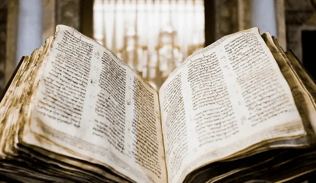 La nueva técnica con IA permitió identificar al menos tres estilos distintos de escritura en el Antiguo Testamento. Foto: EFE La nueva técnica con IA permitió identificar al menos tres estilos distintos de escritura en el Antiguo Testamento. Foto: EFE