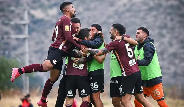 Cremas celebran el solitario gol de Aldo Corzo. Cremas celebran el solitario gol de Aldo Corzo.
